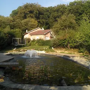 https://le-jardin-ombrage.hotels-rhonealpes.com